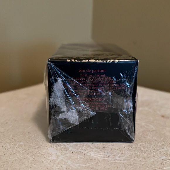 Francesca’s Limited Edition VELVET NOIR - New! - Picture 3 of 4